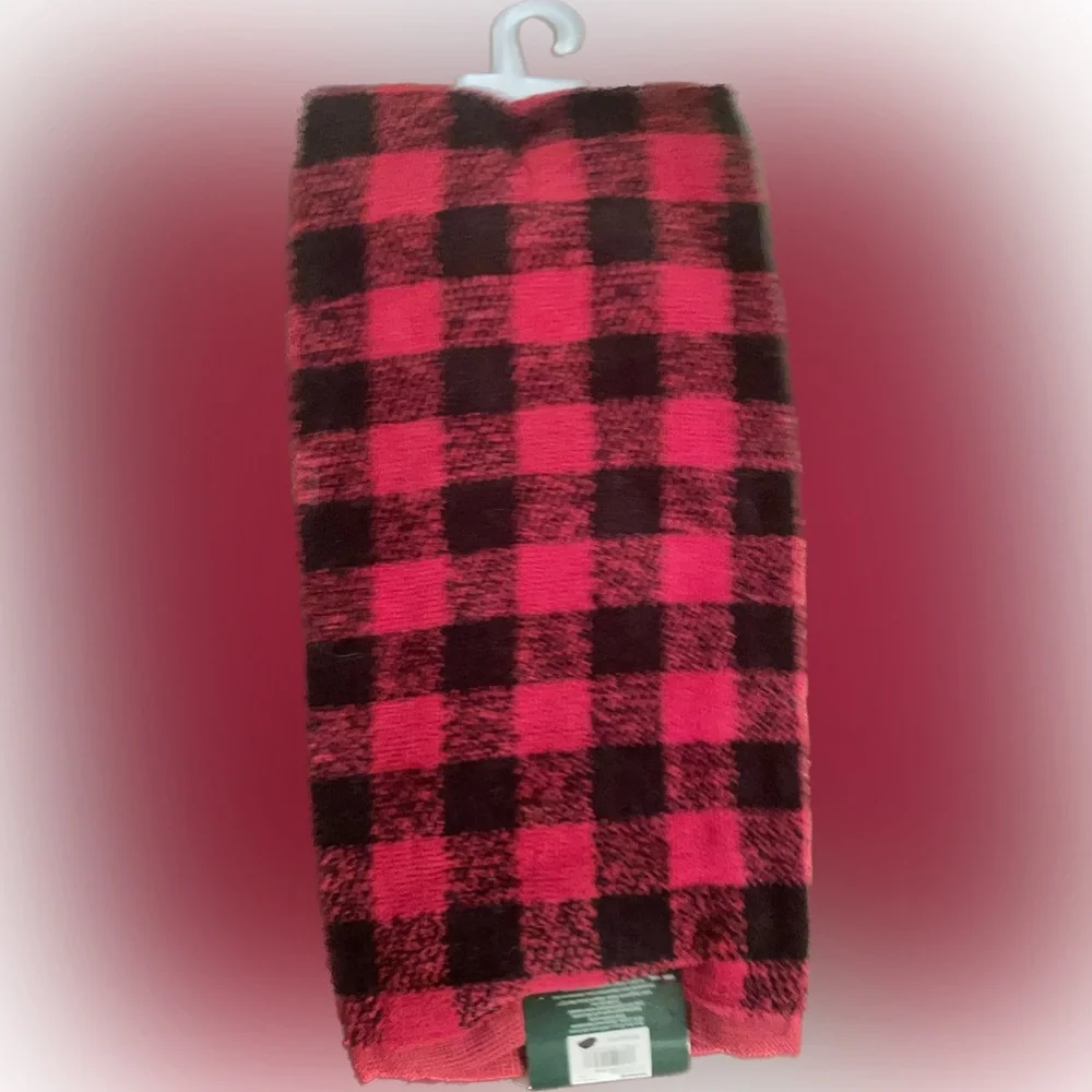 Monogram L and Buffalo Check 2‎ Pack Hand Towels.